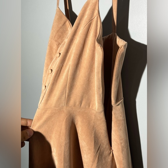 Elegant Tan Sleeveless Dress - Picture 7 of 10